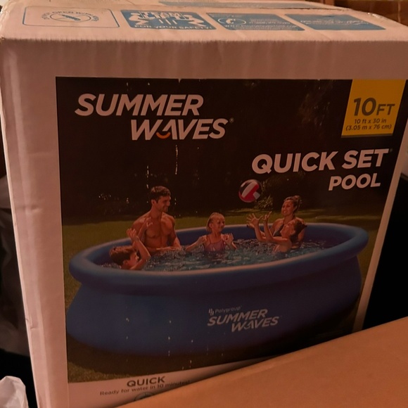 10ft x30 in Round Above the Ground Pool by Summer Waves - Picture 1 of 2